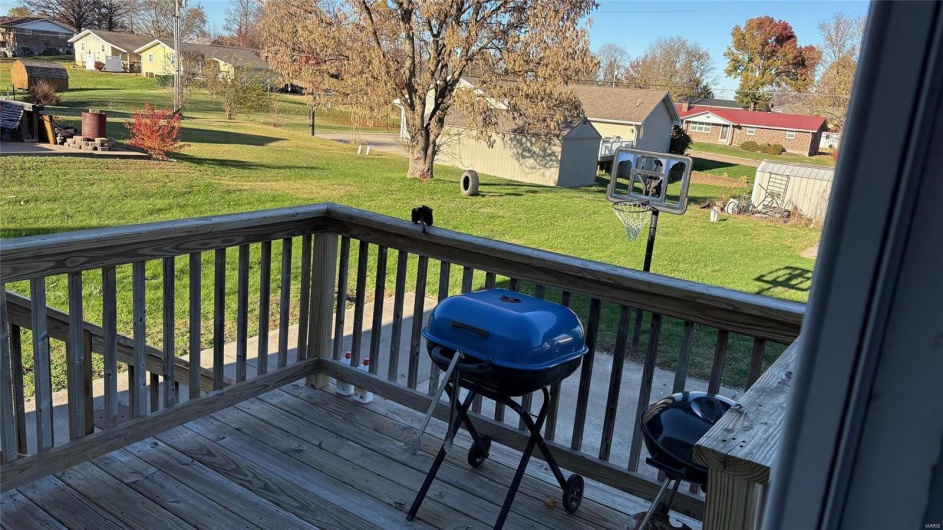 1026 Hume Street, Perryville, Missouri 63775, 3 Bedrooms Bedrooms, 6 Rooms Rooms,2 BathroomsBathrooms,Residential,For Sale,Hume,MAR25007309