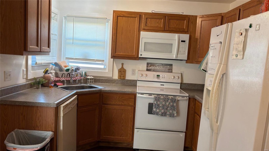 1026 Hume Street, Perryville, Missouri 63775, 3 Bedrooms Bedrooms, 6 Rooms Rooms,2 BathroomsBathrooms,Residential,For Sale,Hume,MAR25007309