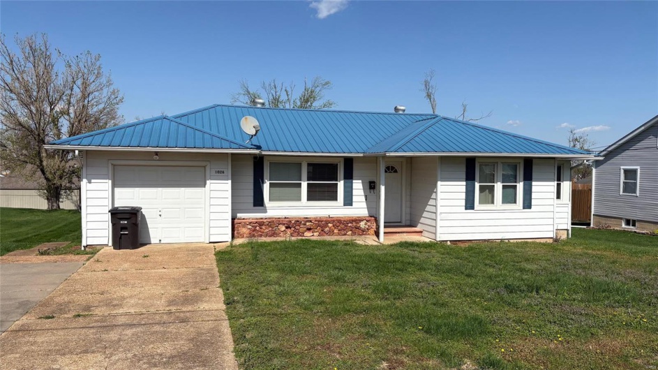 1026 Hume Street, Perryville, Missouri 63775, 3 Bedrooms Bedrooms, 6 Rooms Rooms,2 BathroomsBathrooms,Residential,For Sale,Hume,MAR25007309