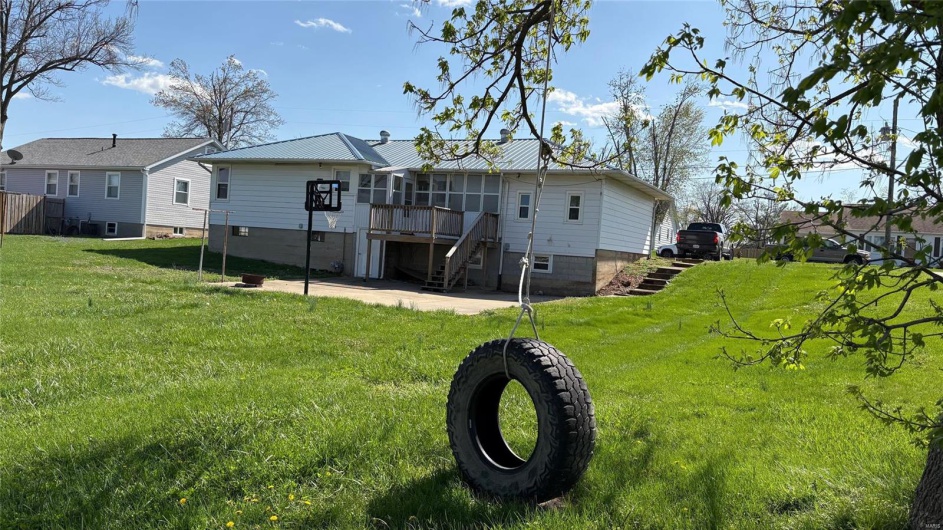 1026 Hume Street, Perryville, Missouri 63775, 3 Bedrooms Bedrooms, 6 Rooms Rooms,2 BathroomsBathrooms,Residential,For Sale,Hume,MAR25007309