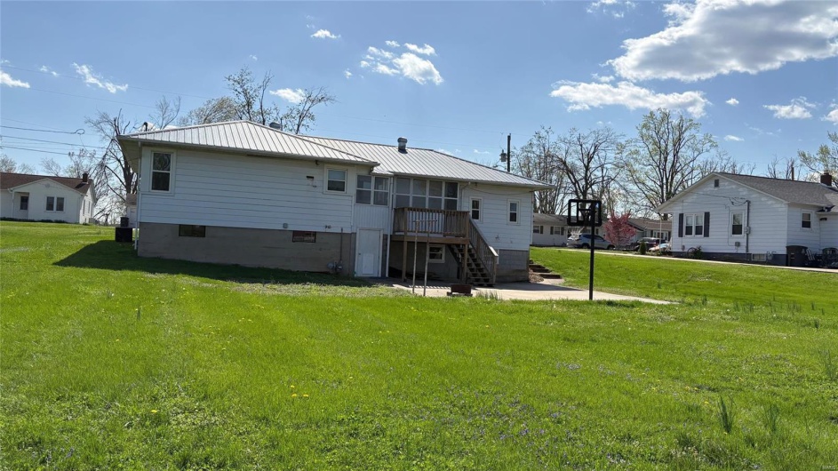 1026 Hume Street, Perryville, Missouri 63775, 3 Bedrooms Bedrooms, 6 Rooms Rooms,2 BathroomsBathrooms,Residential,For Sale,Hume,MAR25007309
