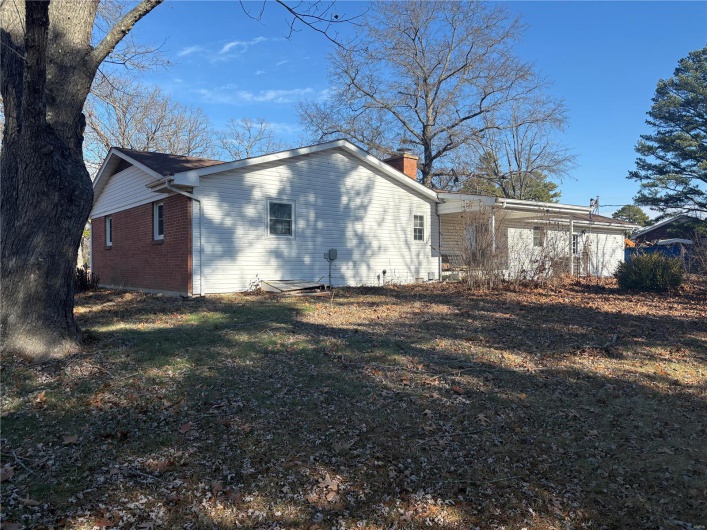 View of side of home