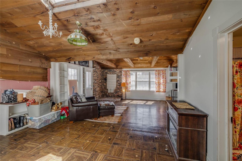 Sunroom/Family Room