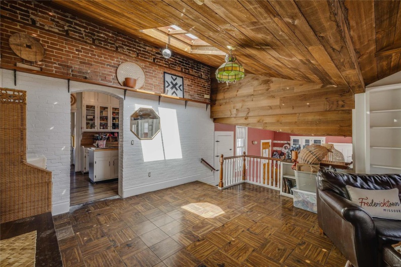 Sunroom/Family Room