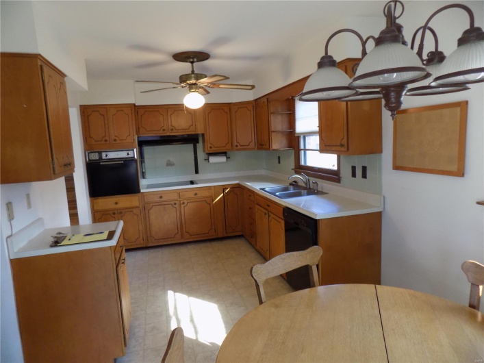 520 72 Hwy, Arcadia, Missouri 63621, 3 Bedrooms Bedrooms, 8 Rooms Rooms,2 BathroomsBathrooms,Residential,For Sale,72 Hwy,MAR25015259