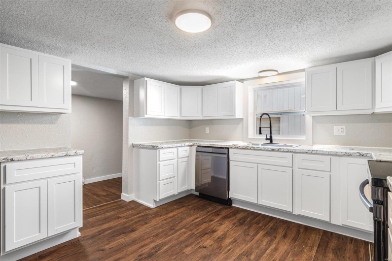 1005 Tyler Street, Park Hills, Missouri 63601, 3 Bedrooms Bedrooms, 8 Rooms Rooms,2 BathroomsBathrooms,Residential,For Sale,Tyler,MAR25015269