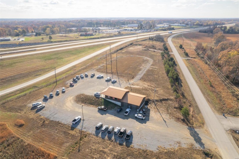 140 Outer Rd., Poplar Bluff, Missouri 63901, ,Commercial Sale,For Sale,Outer Rd.,MAR24057429