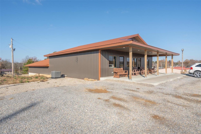 140 Outer Rd., Poplar Bluff, Missouri 63901, ,Commercial Sale,For Sale,Outer Rd.,MAR24057429