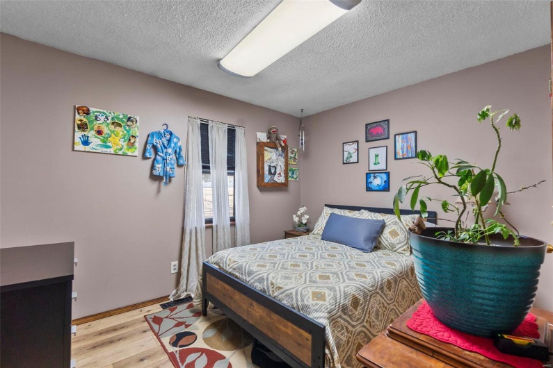 Upper level bedroom 2
