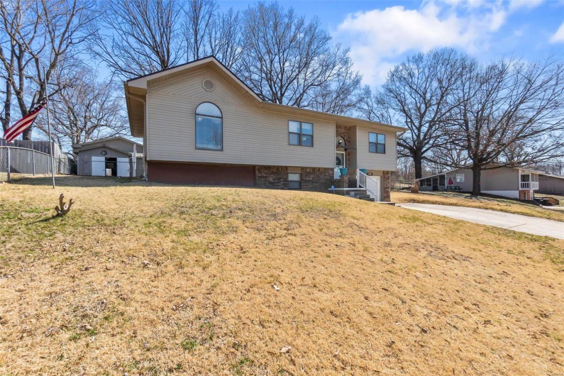 2400 National Avenue, Poplar Bluff, Missouri 63901, 4 Bedrooms Bedrooms, 7 Rooms Rooms,1 BathroomBathrooms,Residential,For Sale,National,MAR25015520