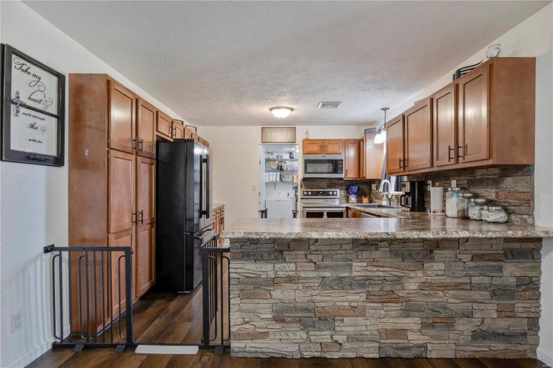 536 Hwy JJ, Ironton, Missouri 63650, 3 Bedrooms Bedrooms, 10 Rooms Rooms,1 BathroomBathrooms,Residential,For Sale,Hwy JJ,MAR24076902