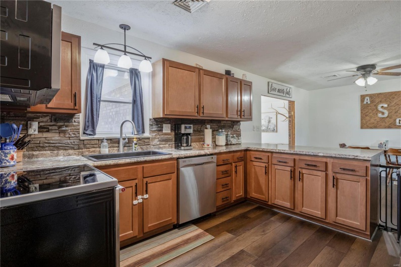 536 Hwy JJ, Ironton, Missouri 63650, 3 Bedrooms Bedrooms, 10 Rooms Rooms,1 BathroomBathrooms,Residential,For Sale,Hwy JJ,MAR24076902