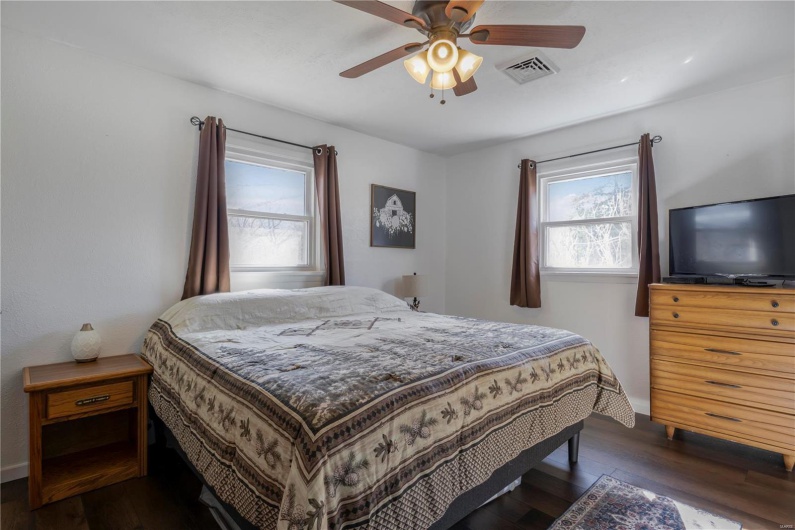 536 Hwy JJ, Ironton, Missouri 63650, 3 Bedrooms Bedrooms, 10 Rooms Rooms,1 BathroomBathrooms,Residential,For Sale,Hwy JJ,MAR24076902