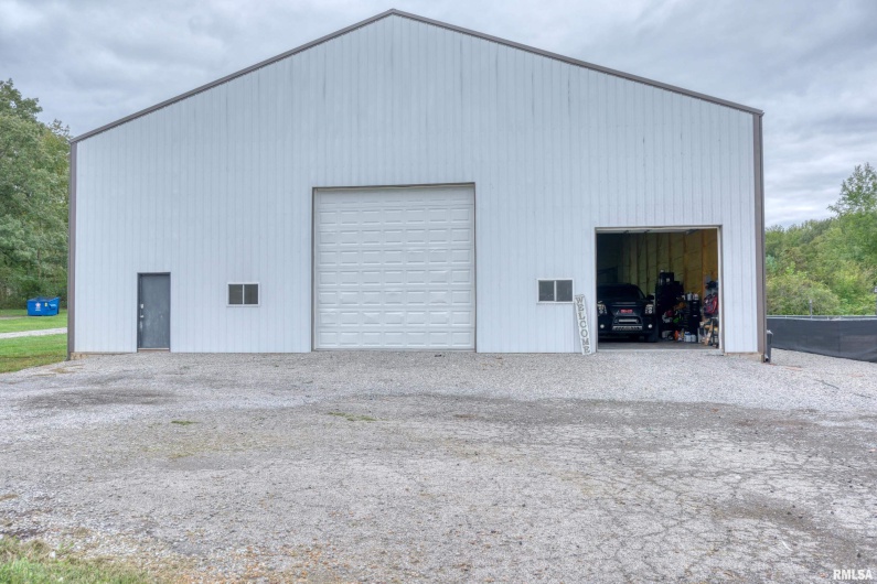 3995 Route 37, Marion, Illinois 62959, 5 Bedrooms Bedrooms, 0 ,3 BathroomsBathrooms,Residential,For Sale,Route 37,0,RMAEB455352