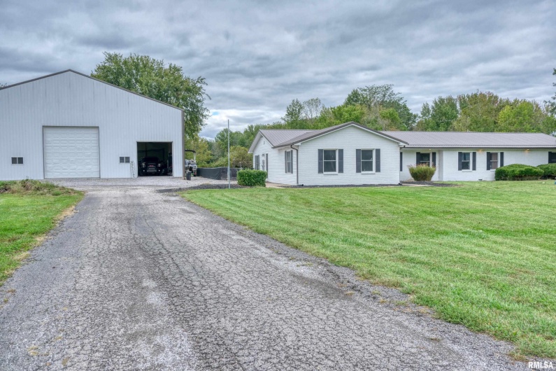 3995 Route 37, Marion, Illinois 62959, 5 Bedrooms Bedrooms, 0 ,3 BathroomsBathrooms,Residential,For Sale,Route 37,0,RMAEB455352
