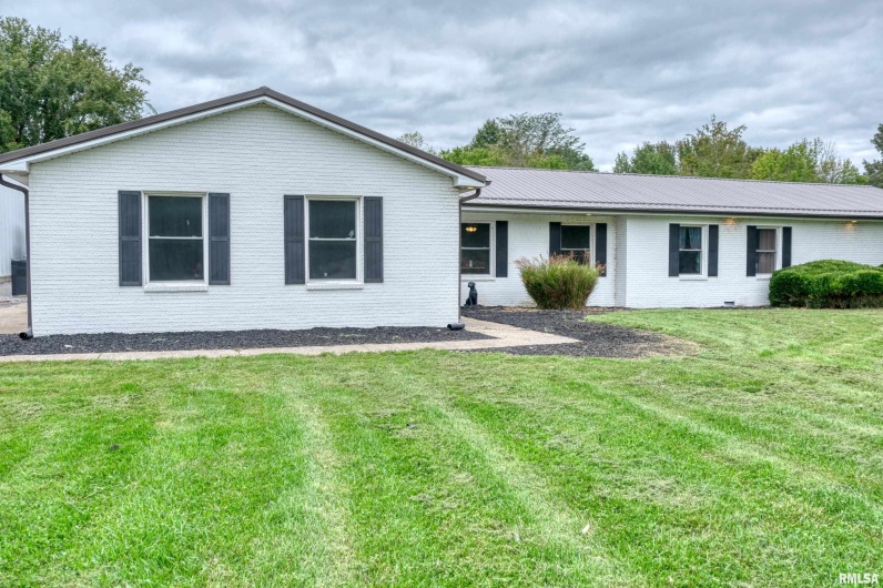 3995 Route 37, Marion, Illinois 62959, 5 Bedrooms Bedrooms, 0 ,3 BathroomsBathrooms,Residential,For Sale,Route 37,0,RMAEB455352