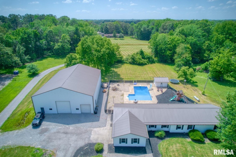 3995 Route 37, Marion, Illinois 62959, 5 Bedrooms Bedrooms, 0 ,3 BathroomsBathrooms,Residential,For Sale,Route 37,0,RMAEB455352