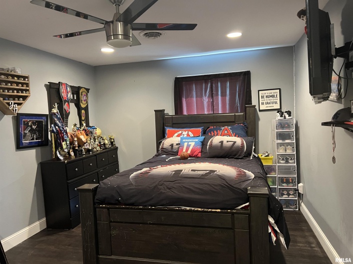 3995 Route 37, Marion, Illinois 62959, 5 Bedrooms Bedrooms, 0 ,3 BathroomsBathrooms,Residential,For Sale,Route 37,0,RMAEB455352