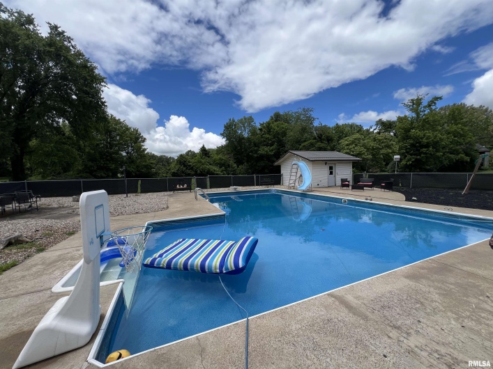 3995 Route 37, Marion, Illinois 62959, 5 Bedrooms Bedrooms, 0 ,3 BathroomsBathrooms,Residential,For Sale,Route 37,0,RMAEB455352