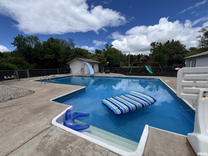 3995 Route 37, Marion, Illinois 62959, 5 Bedrooms Bedrooms, 0 ,3 BathroomsBathrooms,Residential,For Sale,Route 37,0,RMAEB455352
