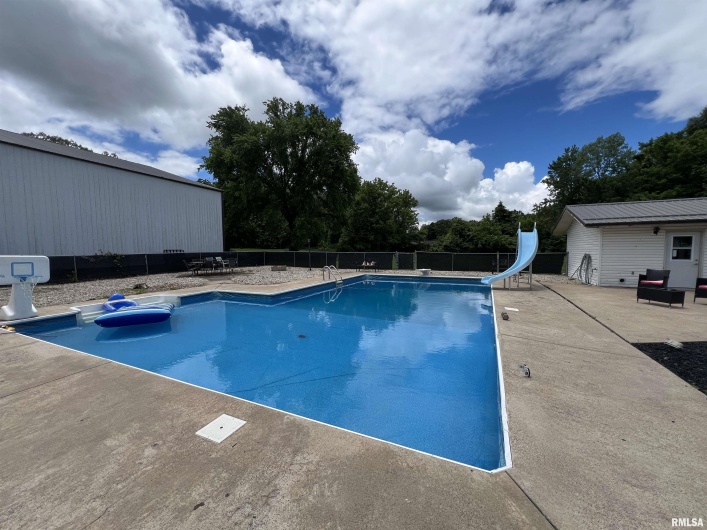 3995 Route 37, Marion, Illinois 62959, 5 Bedrooms Bedrooms, 0 ,3 BathroomsBathrooms,Residential,For Sale,Route 37,0,RMAEB455352