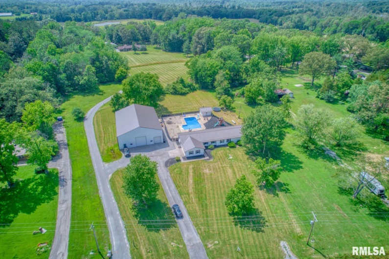 3995 Route 37, Marion, Illinois 62959, 5 Bedrooms Bedrooms, 0 ,3 BathroomsBathrooms,Residential,For Sale,Route 37,0,RMAEB455352
