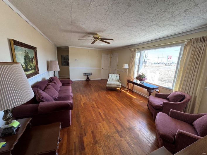 1301 Douglas, Malden, Missouri 63863, 3 Bedrooms Bedrooms, 8 Rooms Rooms,2 BathroomsBathrooms,Residential,For Sale,Douglas,MAR25015938