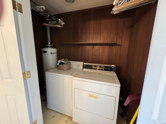 1301 Douglas, Malden, Missouri 63863, 3 Bedrooms Bedrooms, 8 Rooms Rooms,2 BathroomsBathrooms,Residential,For Sale,Douglas,MAR25015938