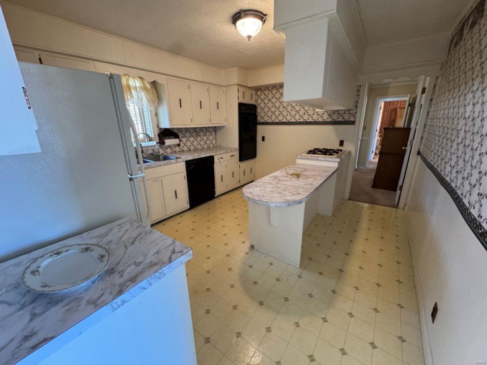 1301 Douglas, Malden, Missouri 63863, 3 Bedrooms Bedrooms, 8 Rooms Rooms,2 BathroomsBathrooms,Residential,For Sale,Douglas,MAR25015938