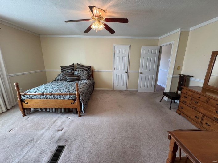 1301 Douglas, Malden, Missouri 63863, 3 Bedrooms Bedrooms, 8 Rooms Rooms,2 BathroomsBathrooms,Residential,For Sale,Douglas,MAR25015938