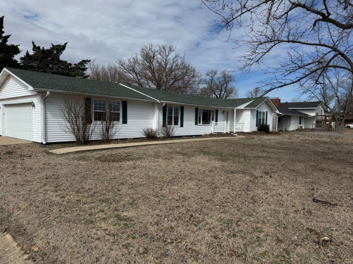 1301 Douglas, Malden, Missouri 63863, 3 Bedrooms Bedrooms, 8 Rooms Rooms,2 BathroomsBathrooms,Residential,For Sale,Douglas,MAR25015938