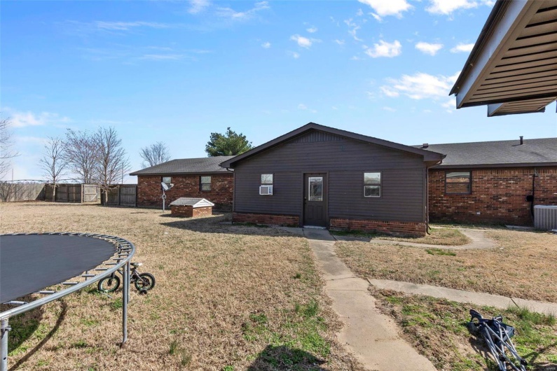 21527 Road 403, Kennett, Missouri 63857, 3 Bedrooms Bedrooms, 10 Rooms Rooms,2 BathroomsBathrooms,Residential,For Sale,Road 403,MAR25015961
