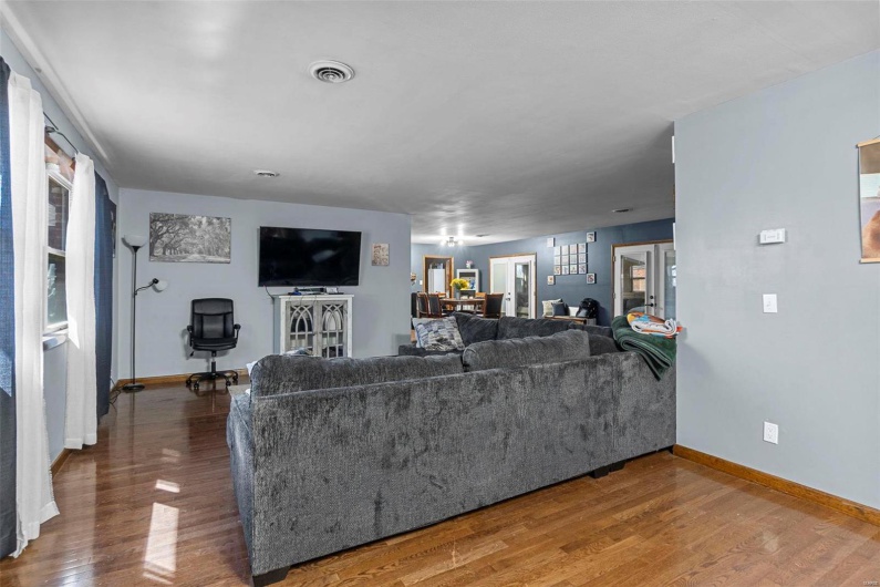 21527 Road 403, Kennett, Missouri 63857, 3 Bedrooms Bedrooms, 10 Rooms Rooms,2 BathroomsBathrooms,Residential,For Sale,Road 403,MAR25015961