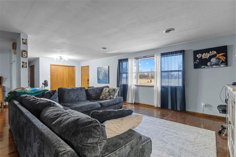 21527 Road 403, Kennett, Missouri 63857, 3 Bedrooms Bedrooms, 10 Rooms Rooms,2 BathroomsBathrooms,Residential,For Sale,Road 403,MAR25015961