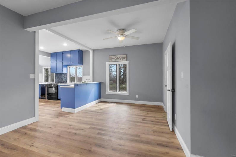 304 Morgan Street, Jackson, Missouri 63755, 3 Bedrooms Bedrooms, 10 Rooms Rooms,2 BathroomsBathrooms,Residential,For Sale,Morgan,MAR25016010
