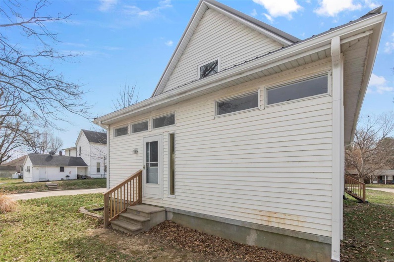304 Morgan Street, Jackson, Missouri 63755, 3 Bedrooms Bedrooms, 10 Rooms Rooms,2 BathroomsBathrooms,Residential,For Sale,Morgan,MAR25016010