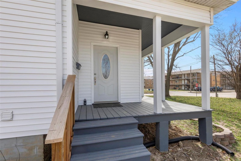 304 Morgan Street, Jackson, Missouri 63755, 3 Bedrooms Bedrooms, 10 Rooms Rooms,2 BathroomsBathrooms,Residential,For Sale,Morgan,MAR25016010