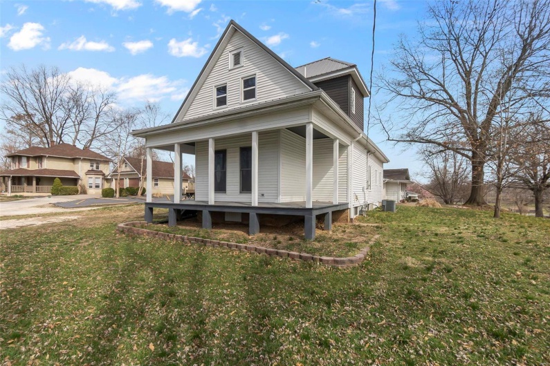 304 Morgan Street, Jackson, Missouri 63755, 3 Bedrooms Bedrooms, 10 Rooms Rooms,2 BathroomsBathrooms,Residential,For Sale,Morgan,MAR25016010