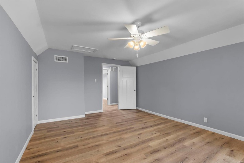 304 Morgan Street, Jackson, Missouri 63755, 3 Bedrooms Bedrooms, 10 Rooms Rooms,2 BathroomsBathrooms,Residential,For Sale,Morgan,MAR25016010