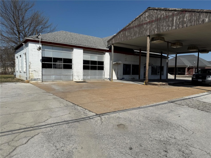 425 W Market St, Red Bud, Illinois 62278, ,Commercial Sale,For Sale,W Market St,MAR25015264