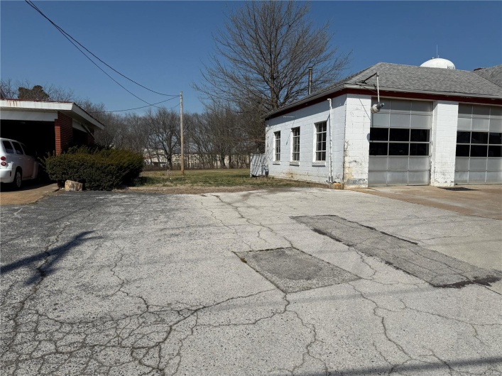 425 W Market St, Red Bud, Illinois 62278, ,Commercial Sale,For Sale,W Market St,MAR25015264