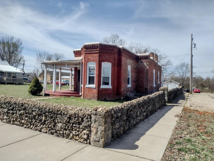 411 Desloge Drive, Desloge, Missouri 63601, 3 Bedrooms Bedrooms, 7 Rooms Rooms,1 BathroomBathrooms,Residential,For Sale,Desloge,MAR25016375