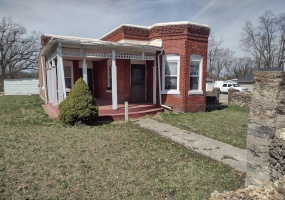 411 Desloge Drive, Desloge, Missouri 63601, 3 Bedrooms Bedrooms, 7 Rooms Rooms,1 BathroomBathrooms,Residential,For Sale,Desloge,MAR25016375
