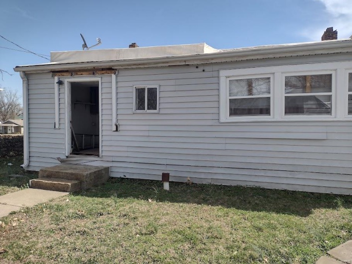 411 Desloge Drive, Desloge, Missouri 63601, 3 Bedrooms Bedrooms, 7 Rooms Rooms,1 BathroomBathrooms,Residential,For Sale,Desloge,MAR25016375