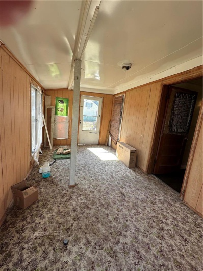 104 Selma Street, Sikeston, Missouri 63801, 2 Bedrooms Bedrooms, 5 Rooms Rooms,1 BathroomBathrooms,Residential,For Sale,Selma,MAR25016400