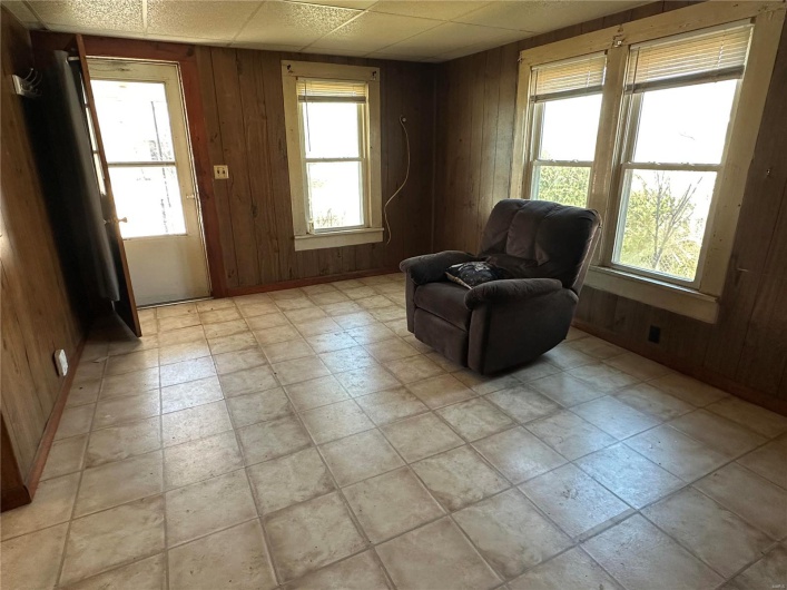 104 Selma Street, Sikeston, Missouri 63801, 2 Bedrooms Bedrooms, 5 Rooms Rooms,1 BathroomBathrooms,Residential,For Sale,Selma,MAR25016400