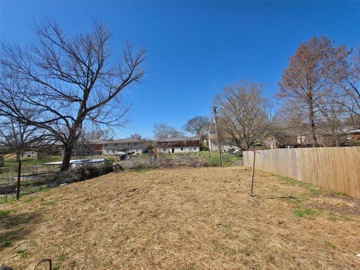 427 Louisiana Street, Cape Girardeau, Missouri 63703, 2 Bedrooms Bedrooms, 5 Rooms Rooms,1 BathroomBathrooms,Residential,For Sale,Louisiana,MAR25016431