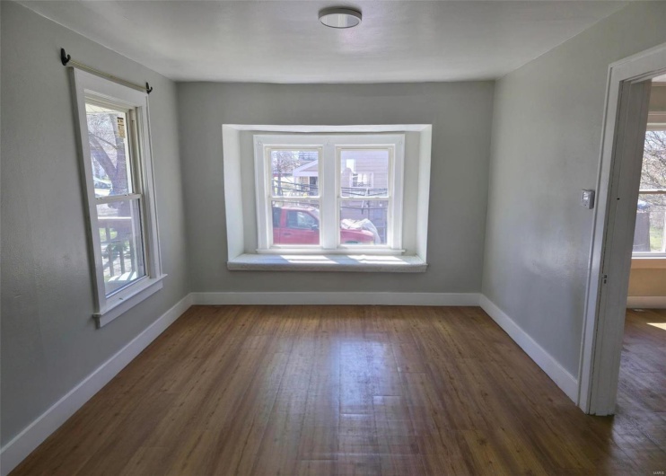 427 Louisiana Street, Cape Girardeau, Missouri 63703, 2 Bedrooms Bedrooms, 5 Rooms Rooms,1 BathroomBathrooms,Residential,For Sale,Louisiana,MAR25016431