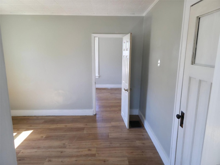 427 Louisiana Street, Cape Girardeau, Missouri 63703, 2 Bedrooms Bedrooms, 5 Rooms Rooms,1 BathroomBathrooms,Residential,For Sale,Louisiana,MAR25016431