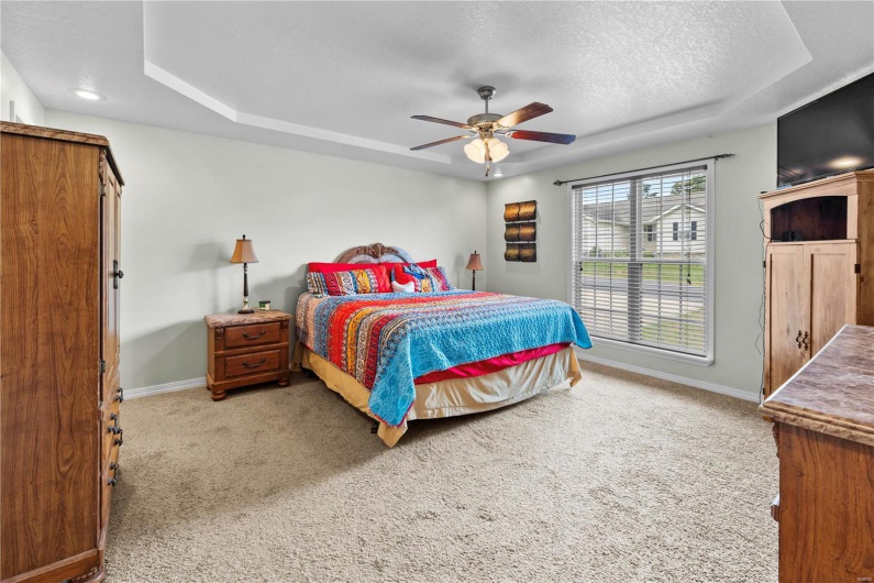 975 Sunny Valley Lane, Poplar Bluff, Missouri 63901, 3 Bedrooms Bedrooms, 8 Rooms Rooms,2 BathroomsBathrooms,Residential,For Sale,Sunny Valley Lane,MAR25016417